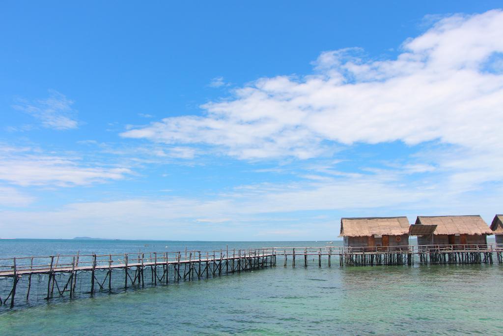 Bintan Laguna Restaurant And Resort Teluk Bakau Exterior photo