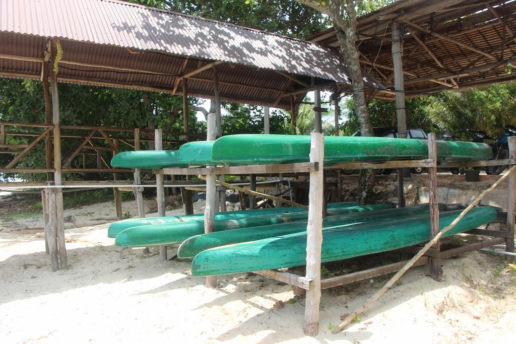 Bintan Laguna Restaurant And Resort Teluk Bakau Exterior photo