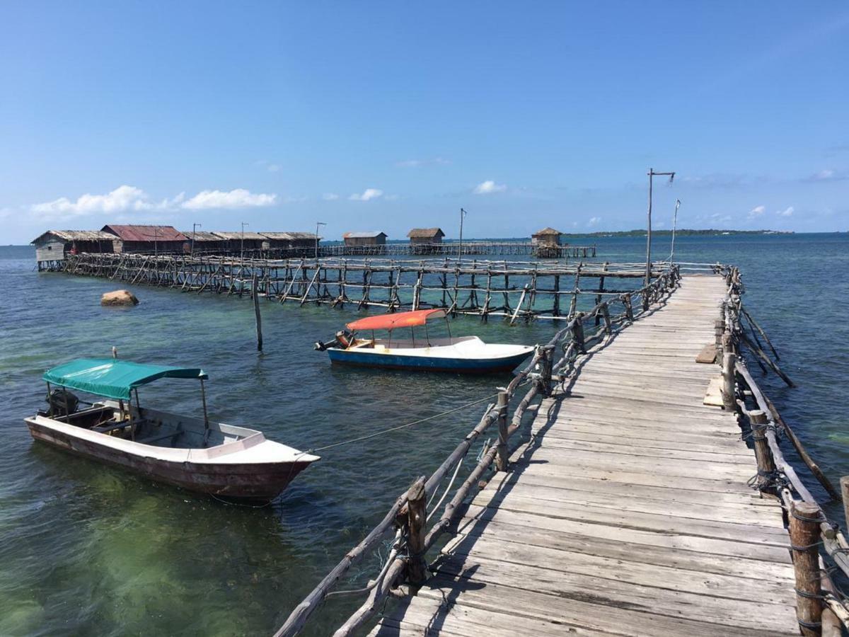 Bintan Laguna Restaurant And Resort Teluk Bakau Exterior photo